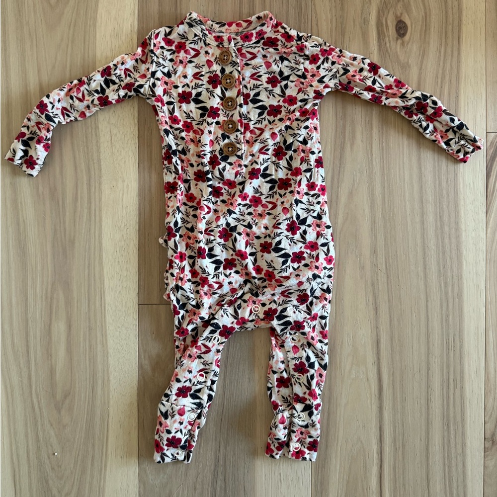 Posh Peanut Janie Long Sleeve Henley Romper in 3-6 months